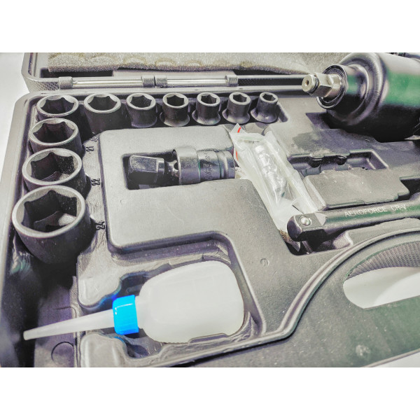 Гайковерт пневматический 1/2' с набором головок (813 Нм, 7000 об/мин, 125 мм, 3 кг) Aeroforce AE-SQ15