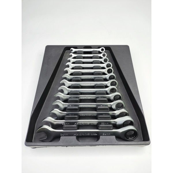 Набор ключей с трещоткой и шарниром 13 ед. (8-24 мм) Aeroforce AF-N3313-A